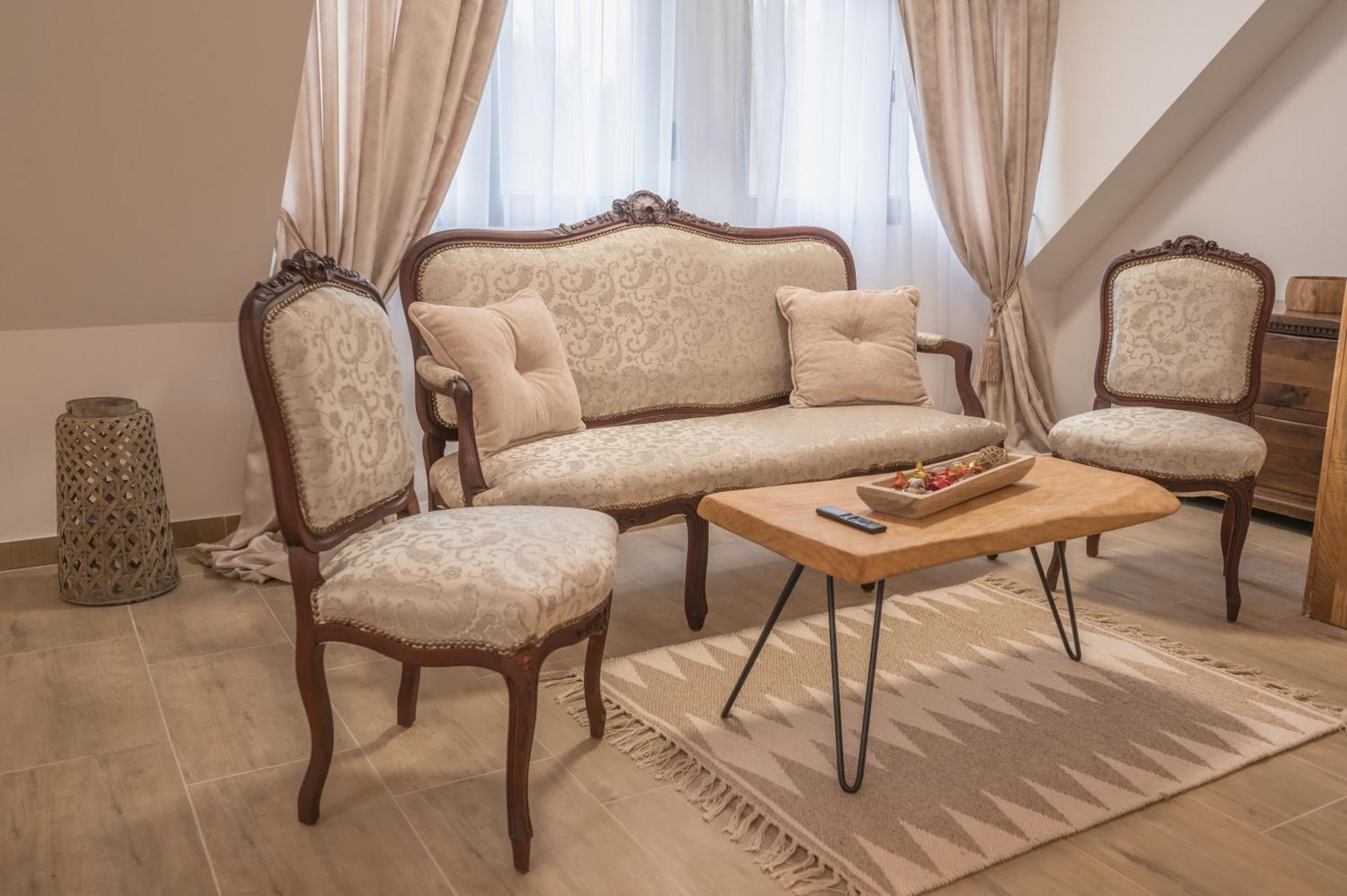 Trsic Konak Lecic المظهر الخارجي الصورة